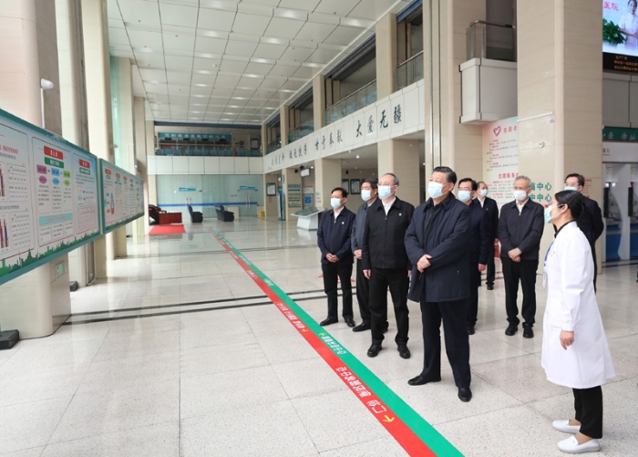 3月22日至25日,中共中央总书记、国家主席、中央军委主席习近平在福建考察。这是23日上午,习近平在三明沙县总医院住院楼一层大厅,听取医改情况介绍。新华社记者 王晔 摄 3月22日至25日,中共中央总书记、国家主席、中央军委主席习近平在福建考察。这是23日上午,习近平在三明沙县总医院住院楼一层大厅,听取医改情况介绍。新华社记者 王晔 摄