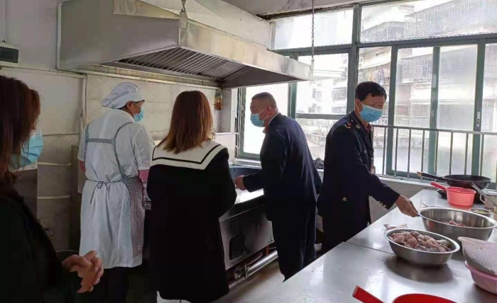 图为检查现场